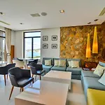 Complex Thracian Cliffs Golf &