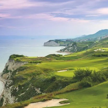 Üdülőközpont Thracian Cliffs Golf & 5*