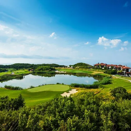 Üdülőközpont Thracian Cliffs Golf &