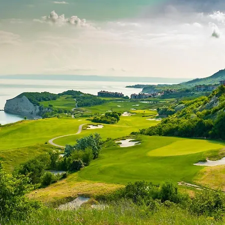 Üdülőközpont Thracian Cliffs Golf & Kavarna