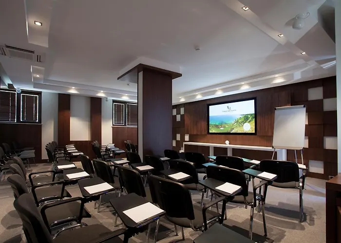 ثراسيا كليفس غولف&بيتش ريزورت