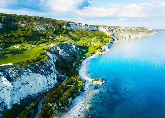 ثراسيا كليفس غولف&بيتش ريزورت منتجع 5*